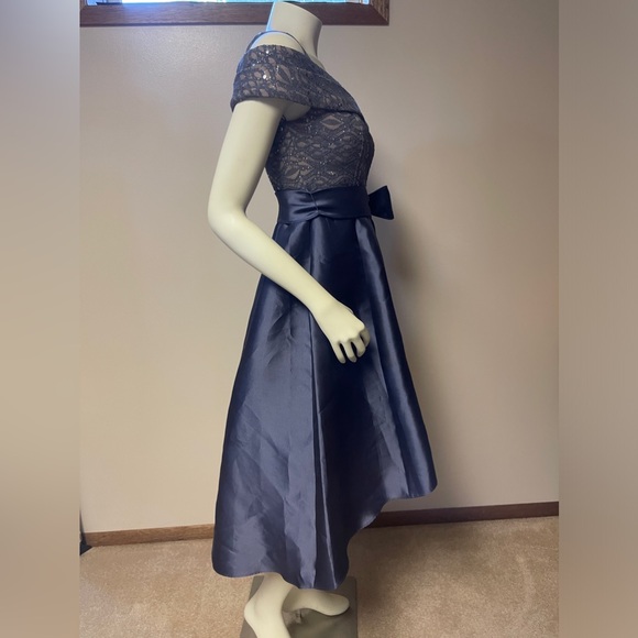 RM Richards Gown Sz 8P Dress Gray Lace Sequins Bow Hi-Low V-Neck Looks New! - Picture 2 of 11